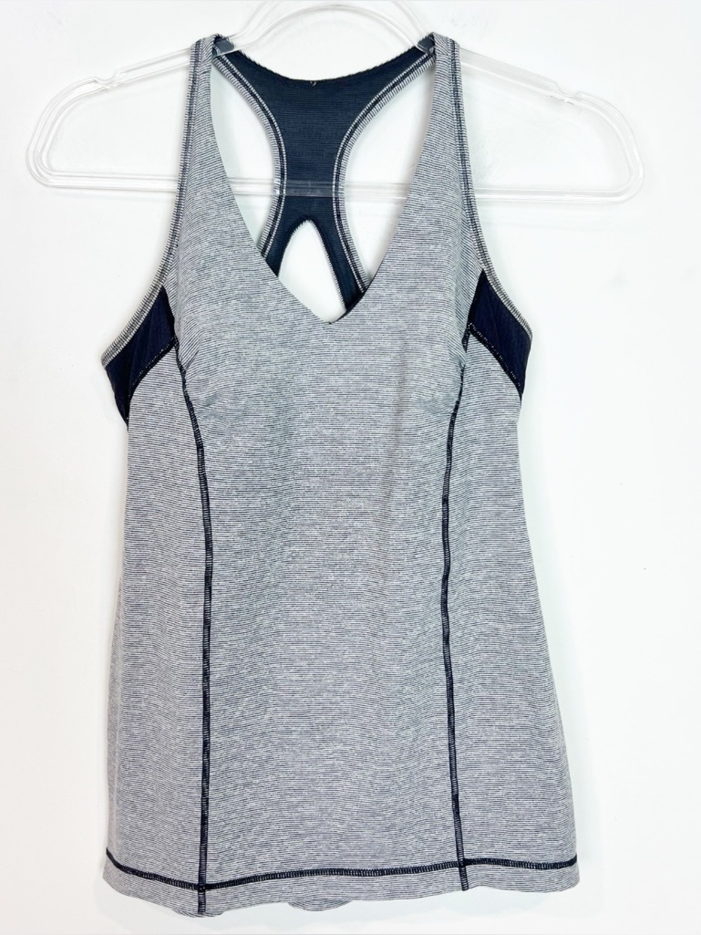 LULULEMON GRAY STRIPE RACER BACK SLEEVELESS ACTIVEWEAR TANK TOP SZ 8